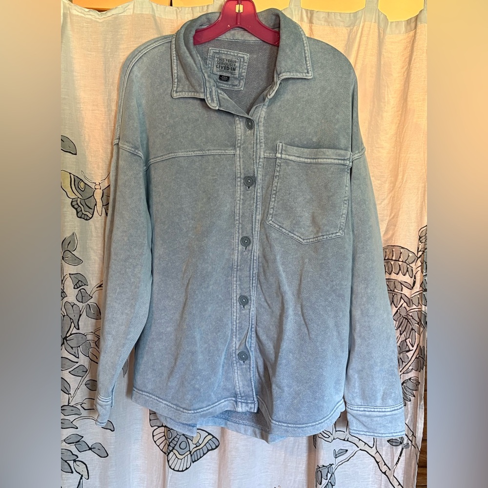 American Eagle Button Up